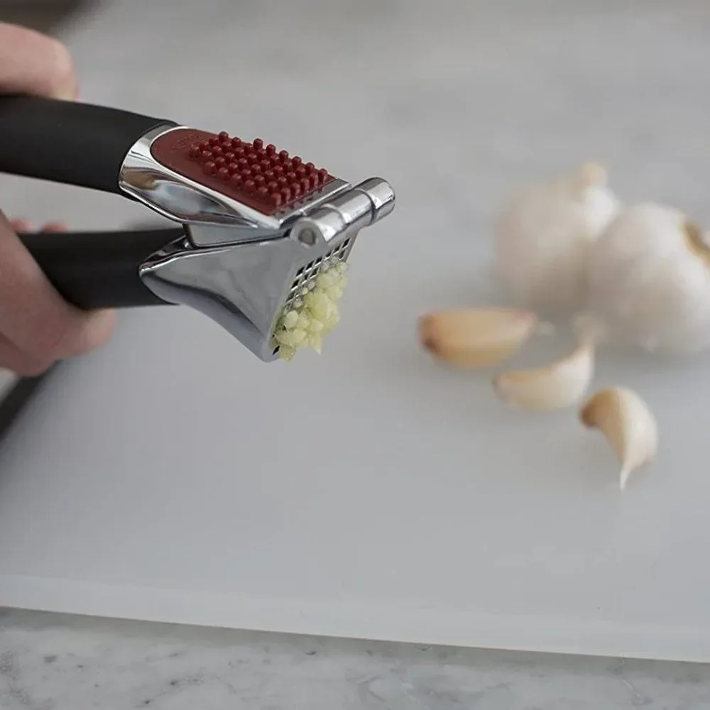 OXO Good Grips Soft-Handled‎ Garlic Press, Black